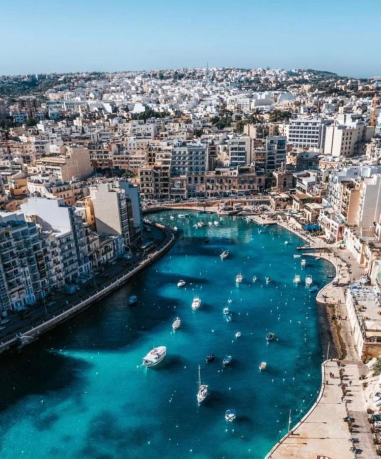 Ewa - 3-bedrooms Near Sliema - St Julians Seafront *